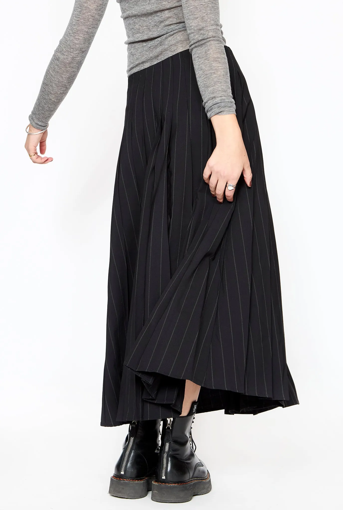 Elegant Womens Pleated Pinstripe Midi Skirt - Versatile High-Waisted Office Chic