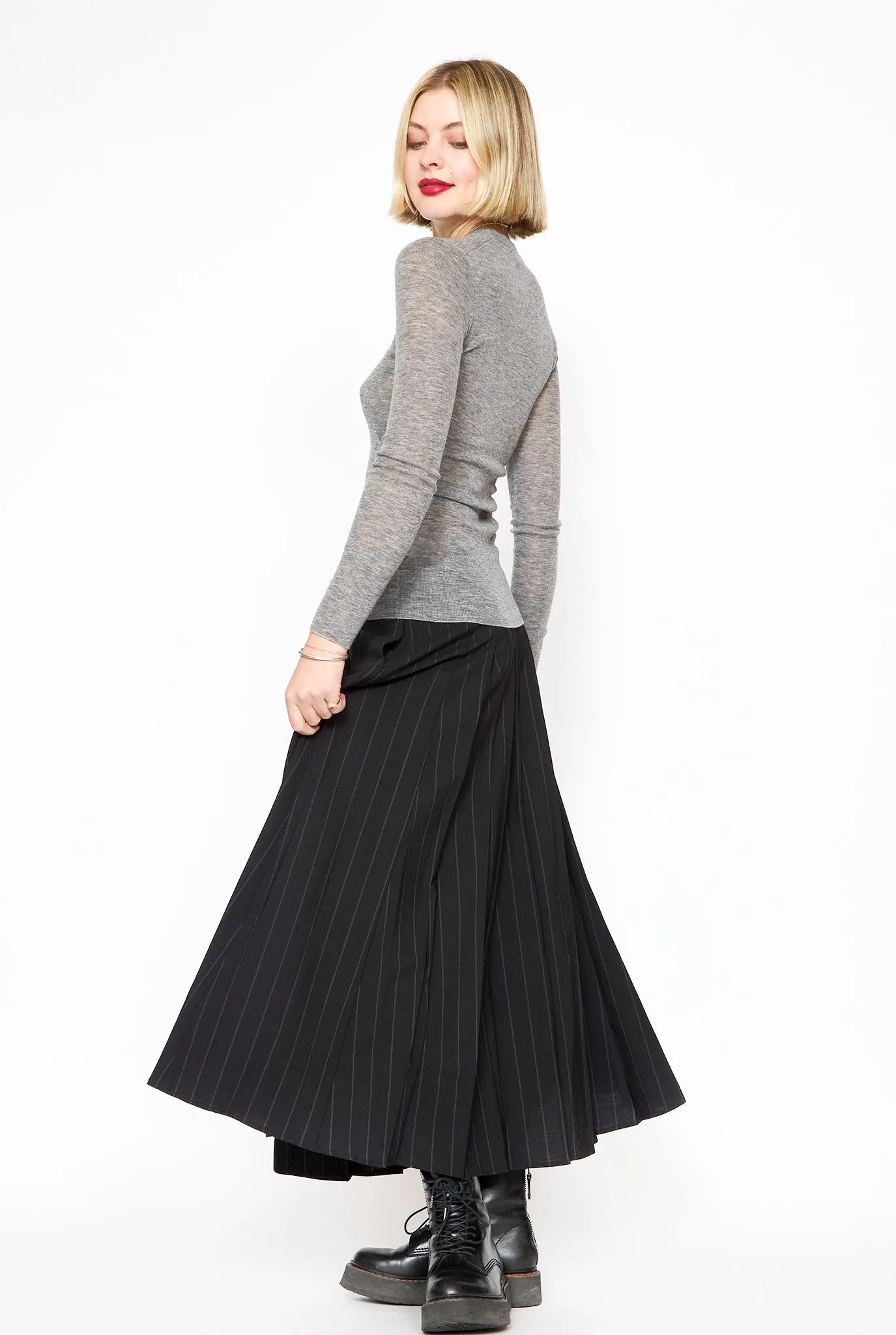 Elegant Womens Pleated Pinstripe Midi Skirt - Versatile High-Waisted Office Chic