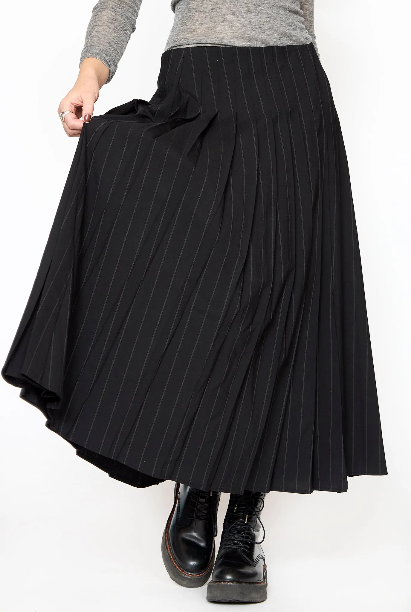 Elegant Womens Pleated Pinstripe Midi Skirt - Versatile High-Waisted Office Chic