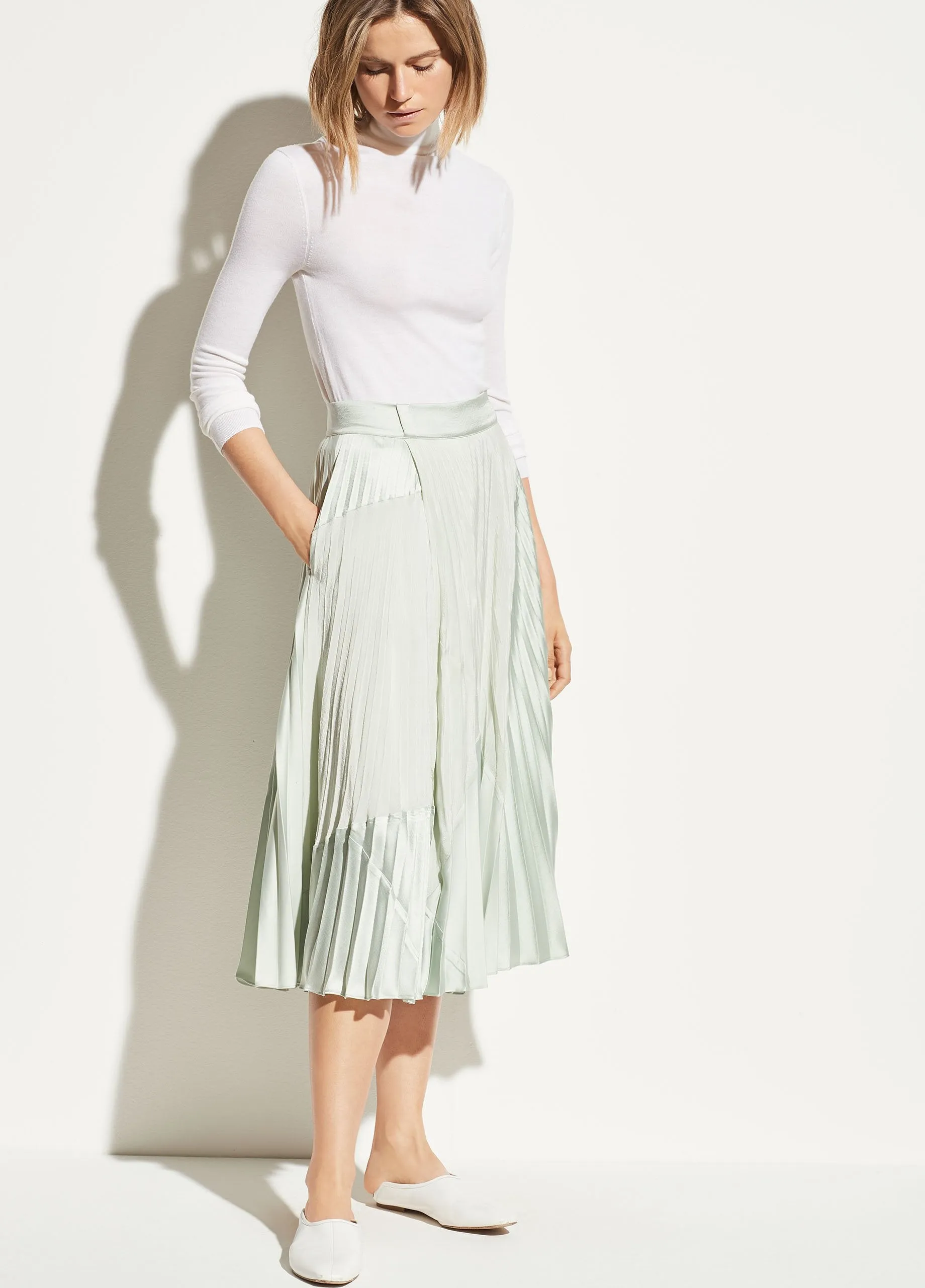 Mixed Chevron Pleated Skirt in Aloe