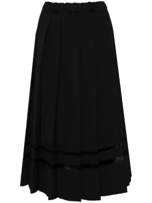 Pleated Skirt With Line Hem