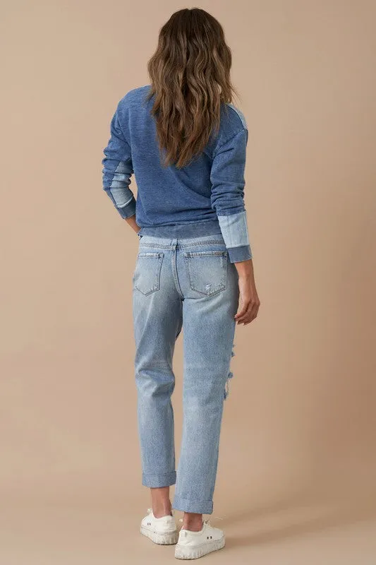 Rolled up boyfriend jeans.